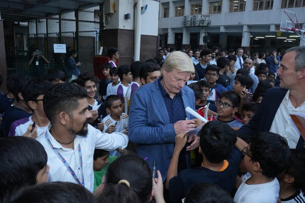 Oliver Kahn with Sainin